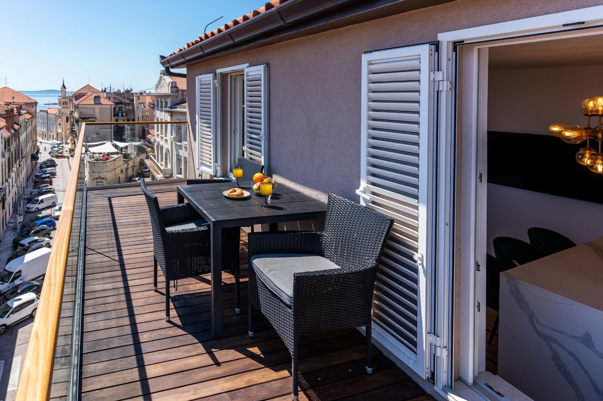1bdr With Balcony At Prime Location